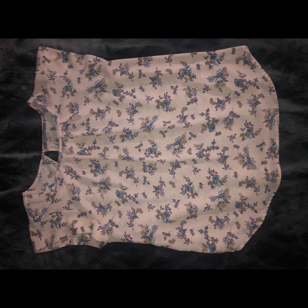 Spring Blouse w. Flowers